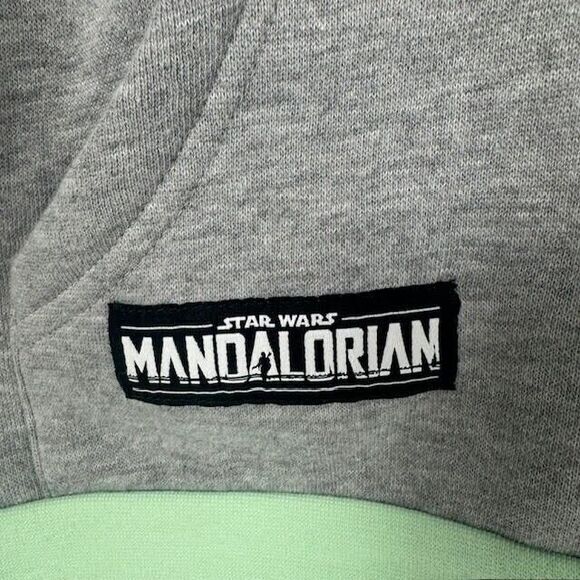 Star Wars Celebration Mandalorian Hoodie Large Yoda Grogu Motif Very Rare NWT - Picture 6 of 10